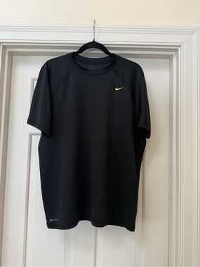 Nike Men’s Dri-FIT Short Sleeve Active Top (Size XL)
